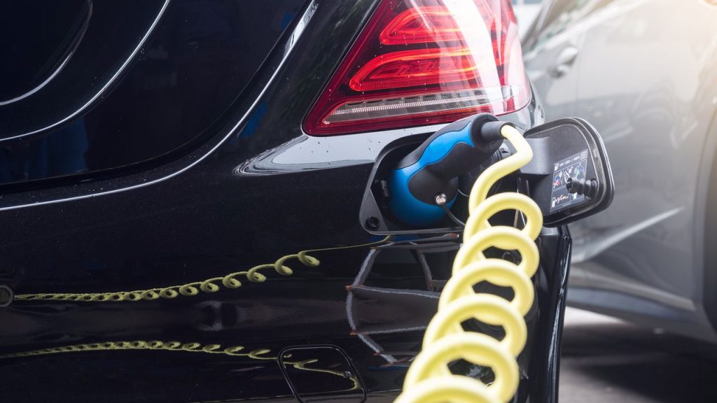 Fast Charging vs. Slow Charging for Electric Vehicles Fast Charging vs. Slow Charging for Electric Vehicles