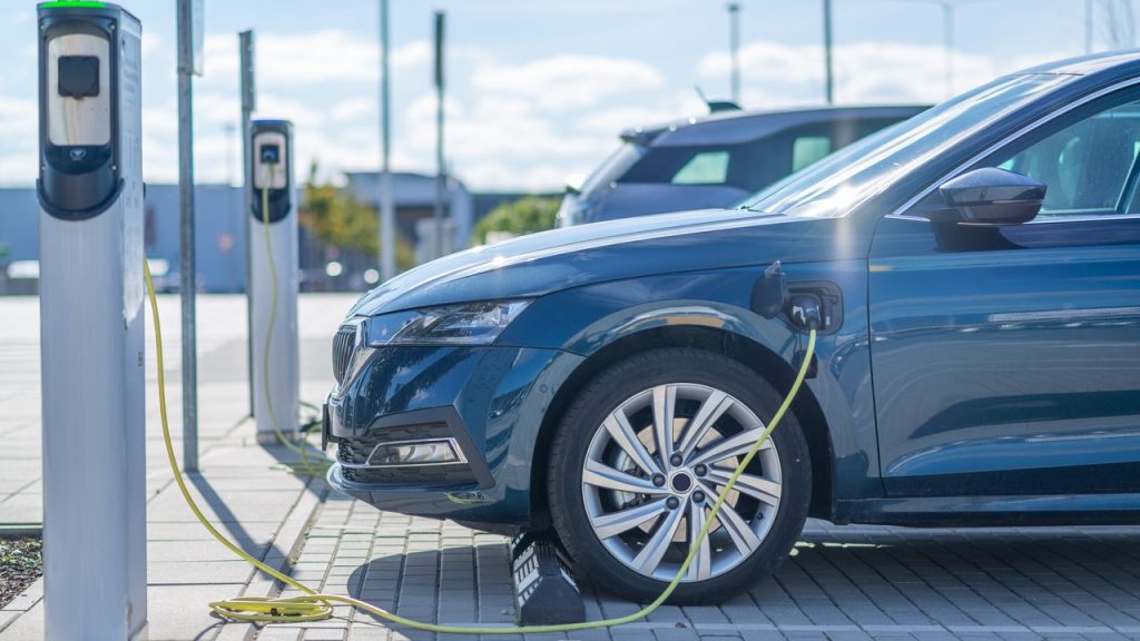 Electric Vehicle Charging Infrastructure Monitoring Electric Vehicle Charging Infrastructure Monitoring